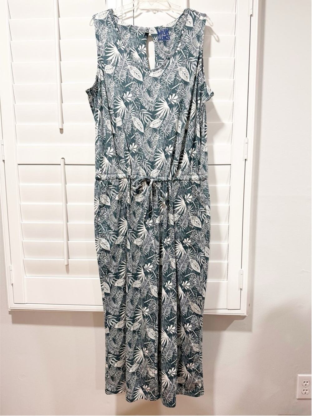 MUK LUKS Tropical Print Sleeveless Jumpsuit Teal White Tie Waist Wide Leg P1X